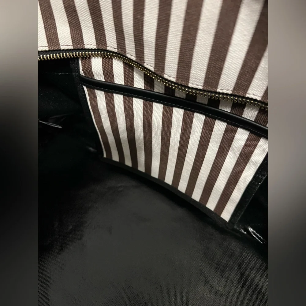 Henri Bendel Dog bag